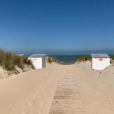 Plaza A1b01 Located On The * Oostduinkerke