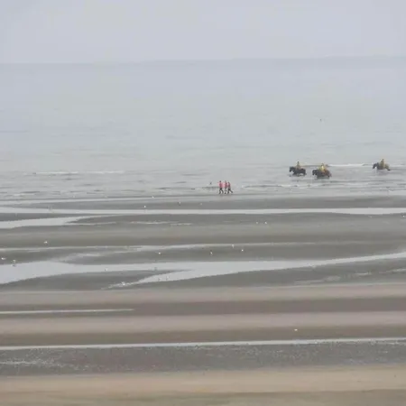 Plaza A1b01 Located On The Oostduinkerke